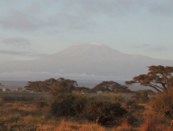 V posledním parku Amboseli, který jsme navštívili, jsme měli štěstí a ukázala se nám i nejvyšší hora Afriky. Kilimanjaro. Nádherná, podmanivá, pohádková...
